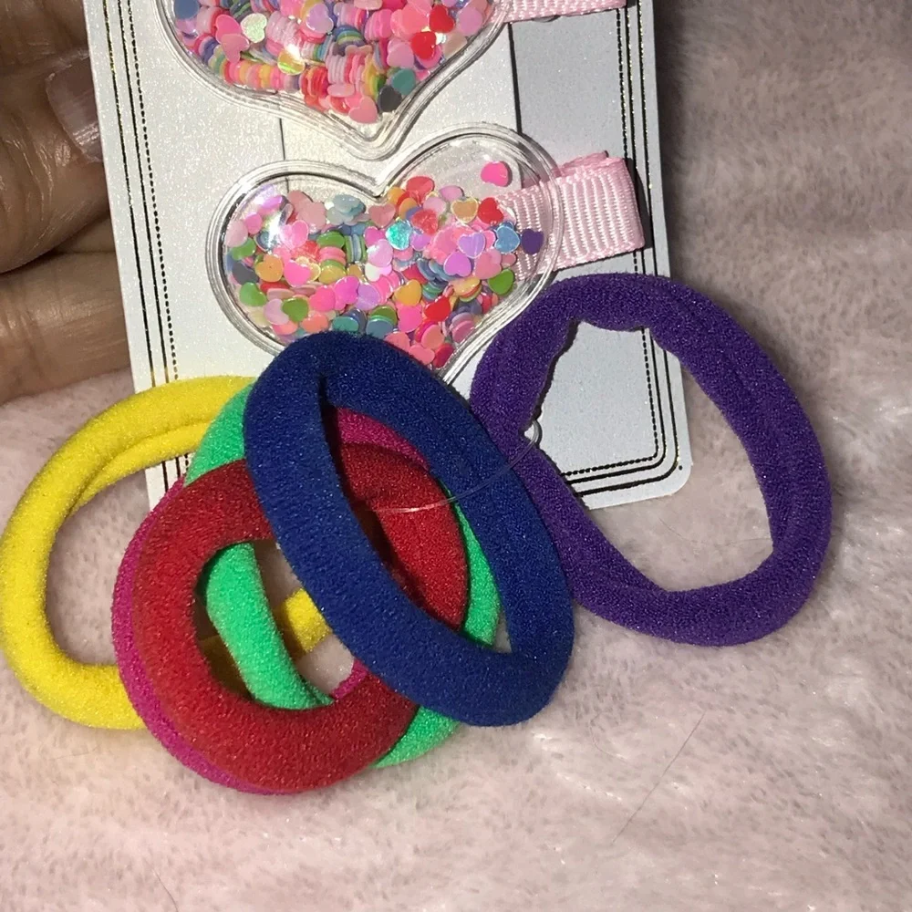 ✨✨5/$10✨✨ Crystal Collection Heart Hair Clips and Colorful Hair Ties Set New